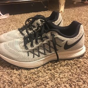 Men’s Nike Running shoes, very good condition!